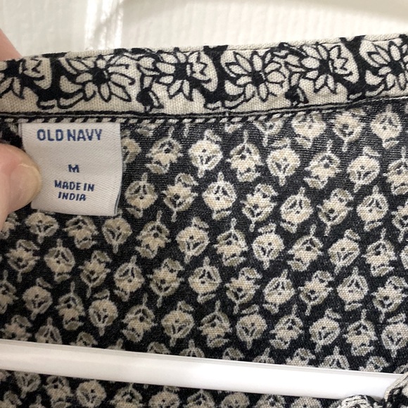 Old Navy long sleeve grey, white, navy print a line dress. Medium fit. - Picture 4 of 7